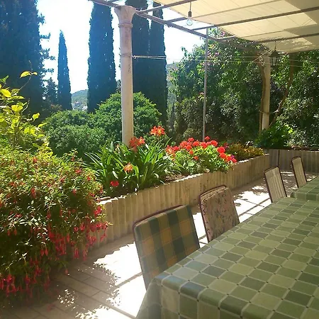 Antun Mozara Family House 3*