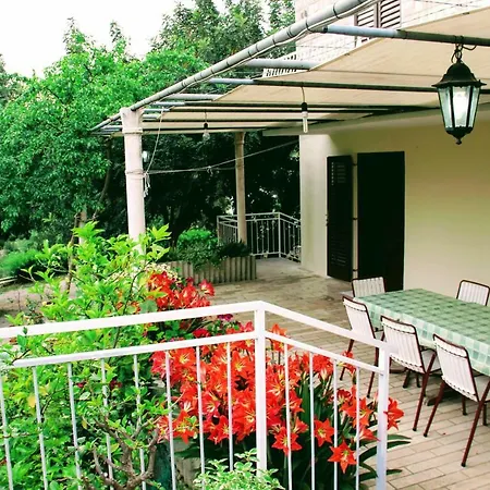 Antun Mozara Family House לינה וארוחת בוקר